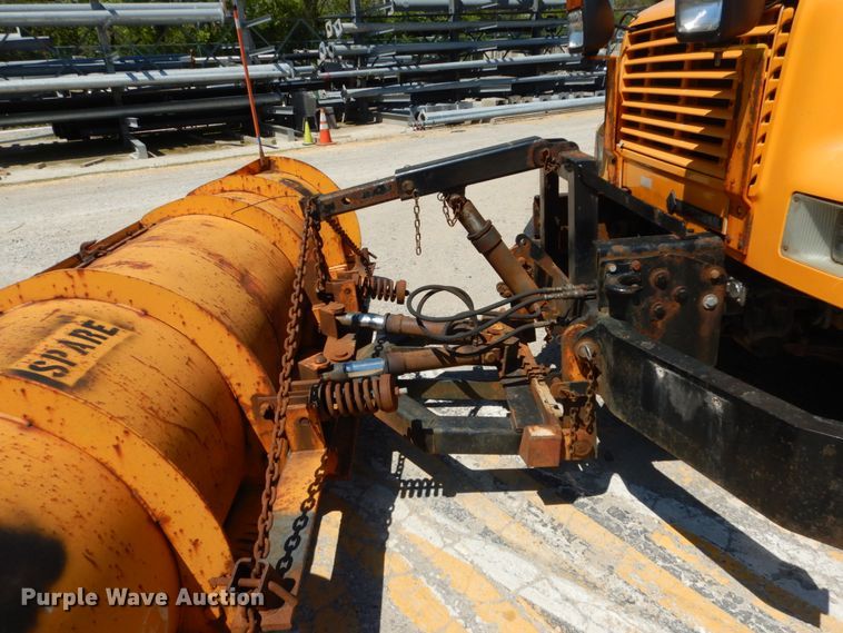 image for item IY9674 2002 International 4900  dump truck