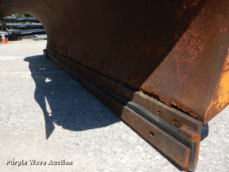 image for item IY9674 2002 International 4900  dump truck