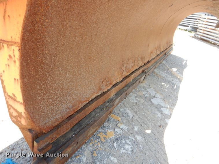 image for item IY9674 2002 International 4900  dump truck