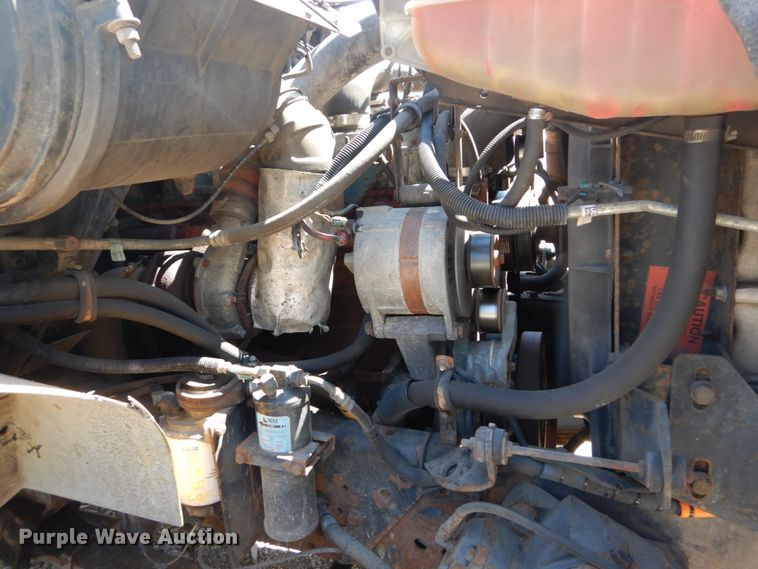 image for item IY9674 2002 International 4900  dump truck