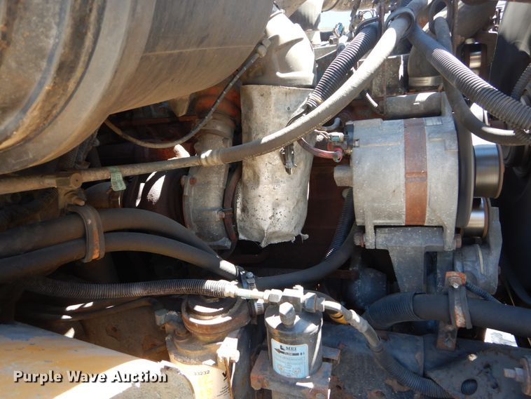 image for item IY9674 2002 International 4900  dump truck