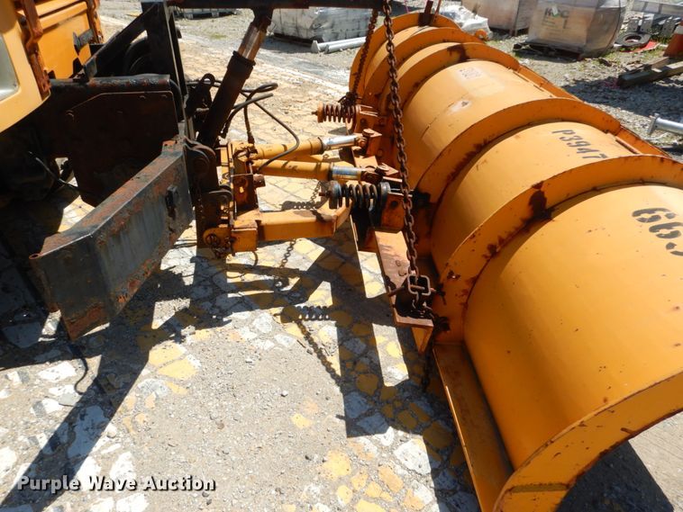 image for item IY9676 2002 International 4900  dump truck