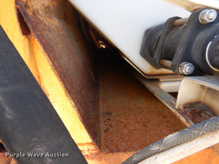 image for item IY9676 2002 International 4900  dump truck