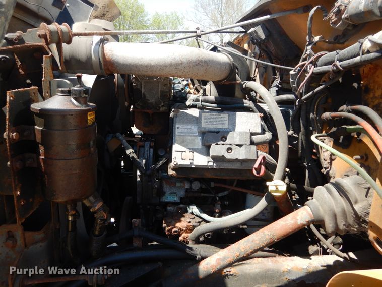 image for item IY9676 2002 International 4900  dump truck