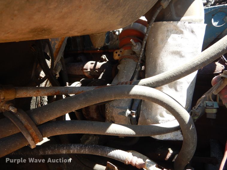 image for item IY9676 2002 International 4900  dump truck