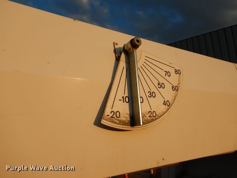 image for item IY9681 2006 International 7400  digger derrick truck