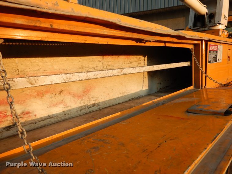 image for item IY9681 2006 International 7400  digger derrick truck