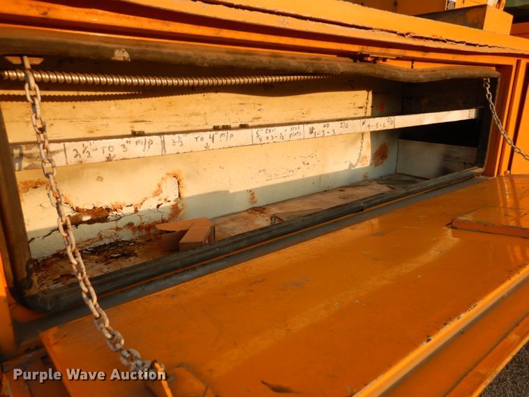 image for item IY9681 2006 International 7400  digger derrick truck