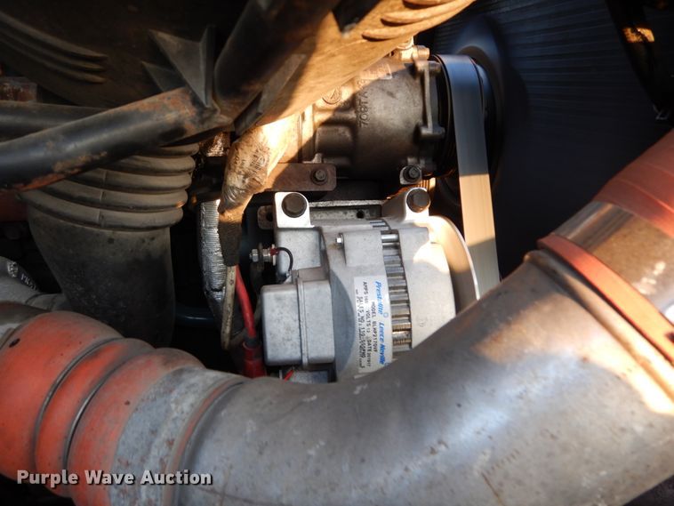 image for item IY9681 2006 International 7400  digger derrick truck