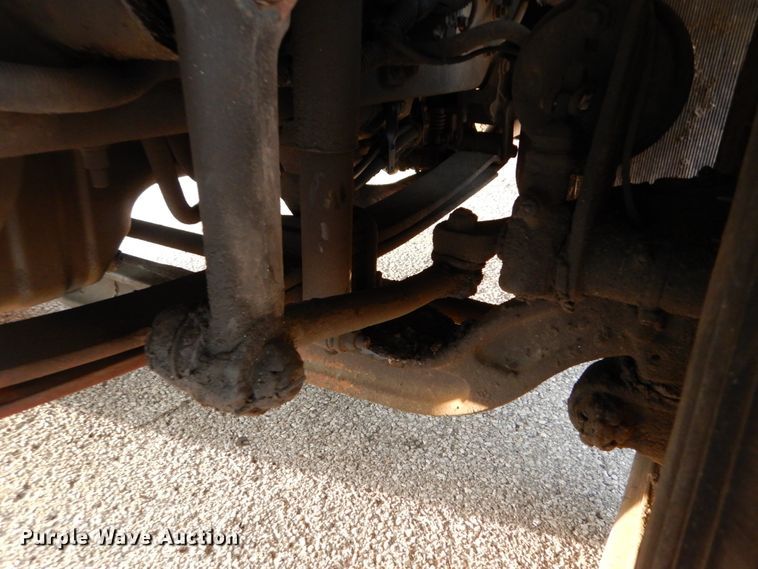 image for item IY9681 2006 International 7400  digger derrick truck