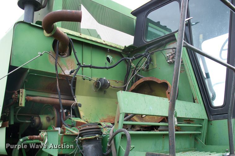 image for item BI9777 1980 John Deere 6620  combine