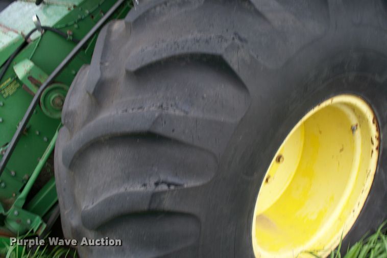 image for item BI9777 1980 John Deere 6620  combine