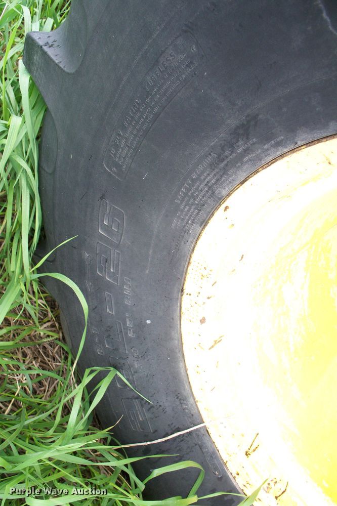 image for item BI9777 1980 John Deere 6620  combine