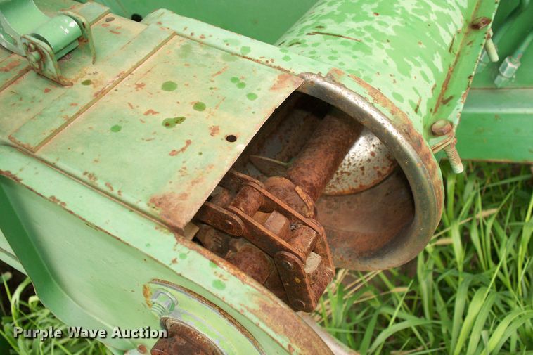 image for item BI9777 1980 John Deere 6620  combine