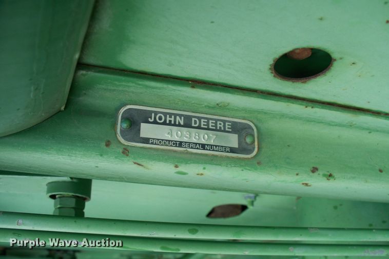 image for item BI9777 1980 John Deere 6620  combine