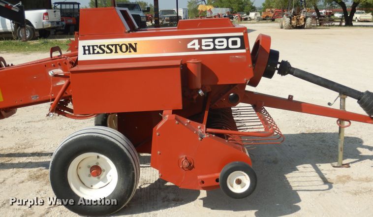 image for item DF2657 2005 Hesston 4590  small square baler