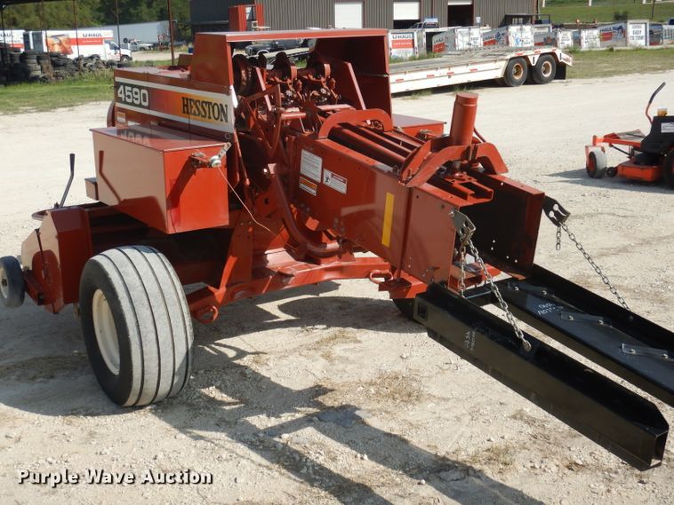image for item DF2657 2005 Hesston 4590  small square baler