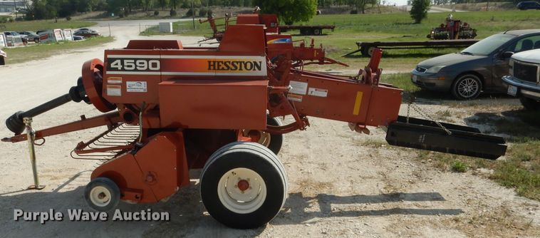image for item DF2657 2005 Hesston 4590  small square baler