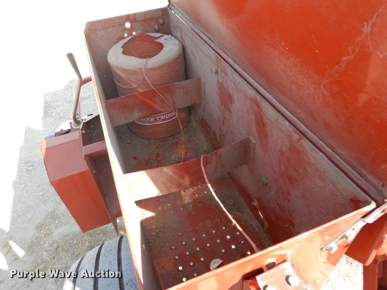 image for item DF2657 2005 Hesston 4590  small square baler