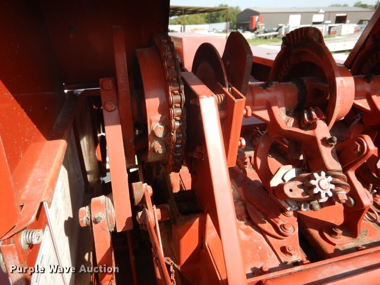 image for item DF2657 2005 Hesston 4590  small square baler