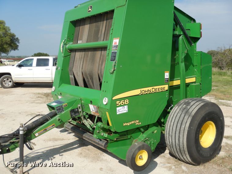 image for item DF2658 2012 John Deere 568  round baler