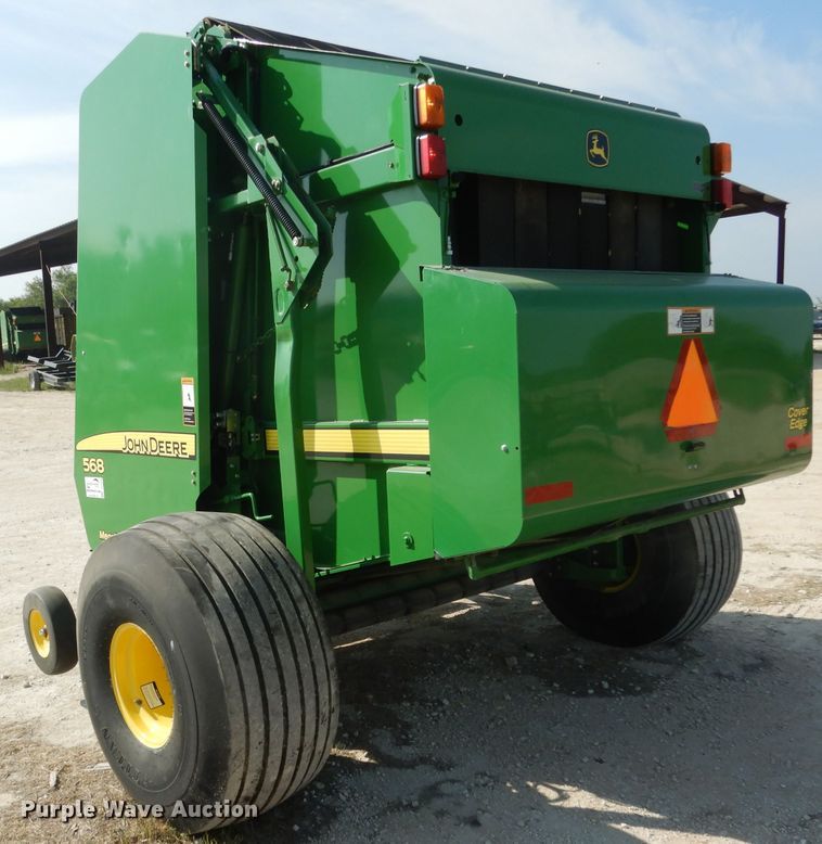 image for item DF2658 2012 John Deere 568  round baler