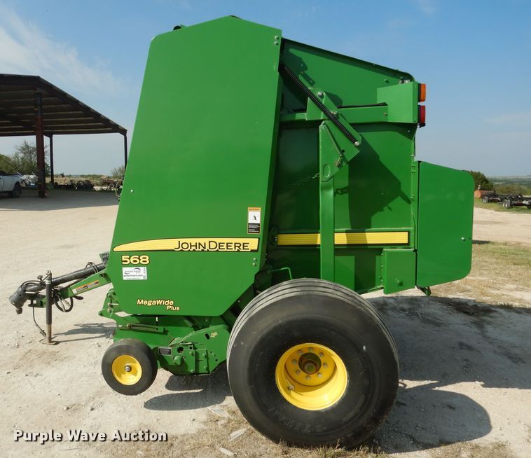 image for item DF2658 2012 John Deere 568  round baler