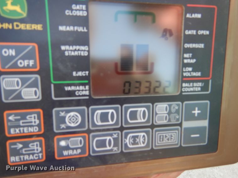 image for item DF2658 2012 John Deere 568  round baler
