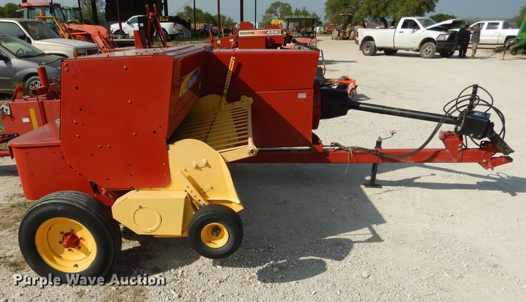 image for item DF2659 2011 New Holland BC5070  small square baler