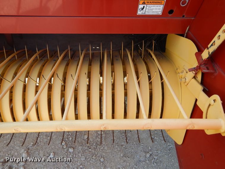 image for item DF2659 2011 New Holland BC5070  small square baler