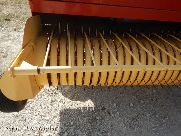 image for item DF2659 2011 New Holland BC5070  small square baler