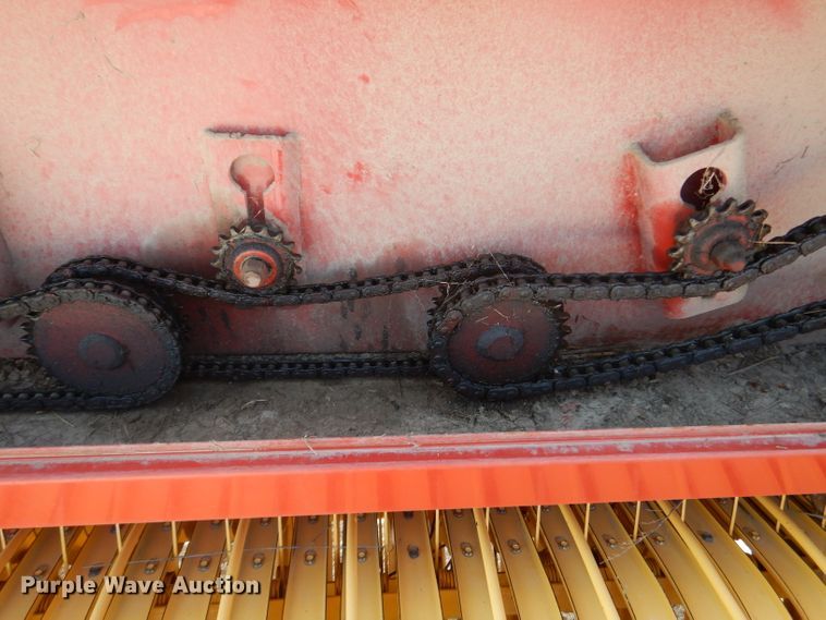 image for item DF2659 2011 New Holland BC5070  small square baler