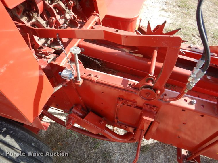 image for item DF2659 2011 New Holland BC5070  small square baler