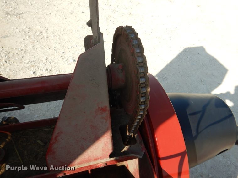 image for item DF2659 2011 New Holland BC5070  small square baler