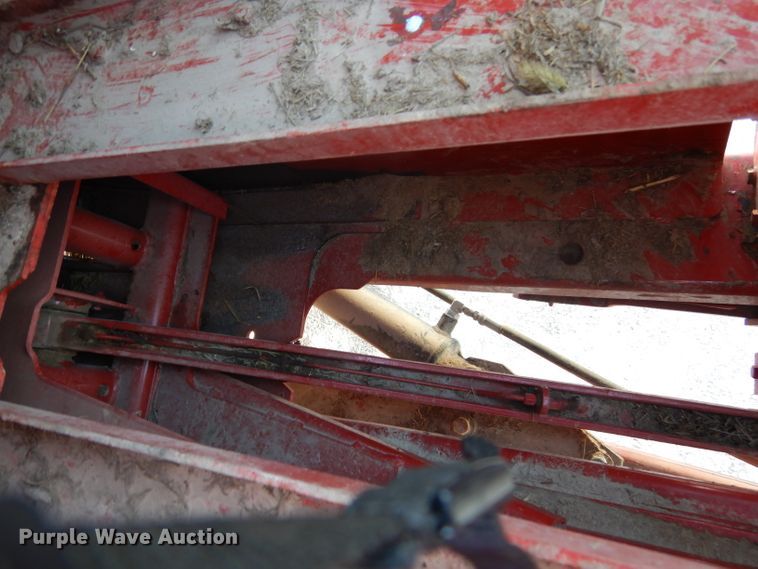 image for item DF2659 2011 New Holland BC5070  small square baler