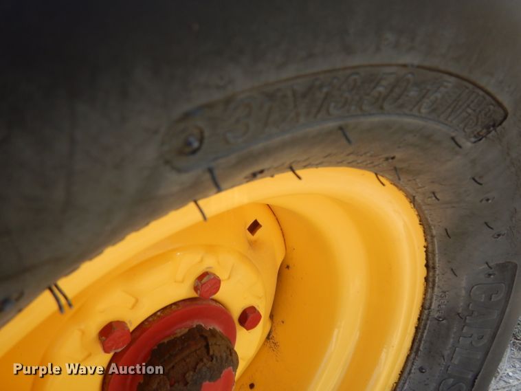 image for item DF2659 2011 New Holland BC5070  small square baler