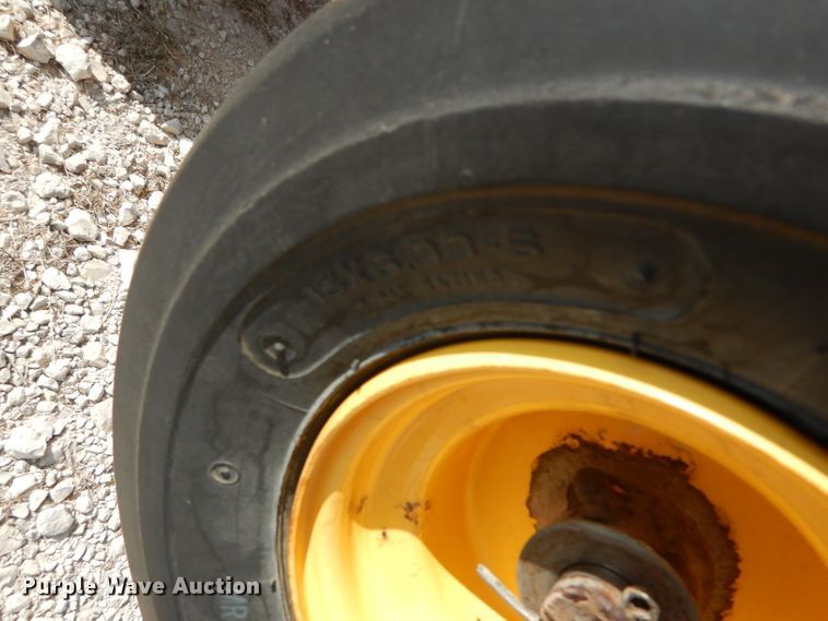 image for item DF2659 2011 New Holland BC5070  small square baler