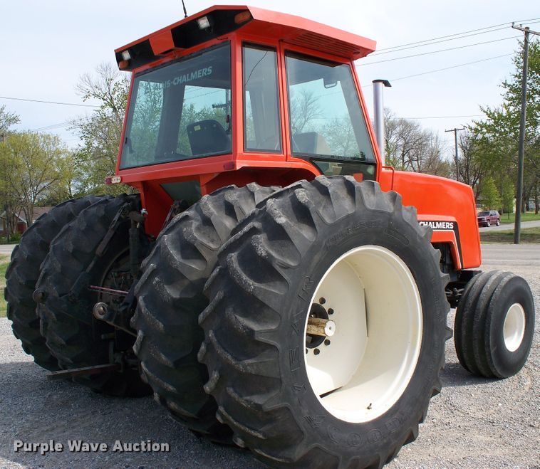 image for item DF4700 1982 Allis Chalmers 8070  tractor