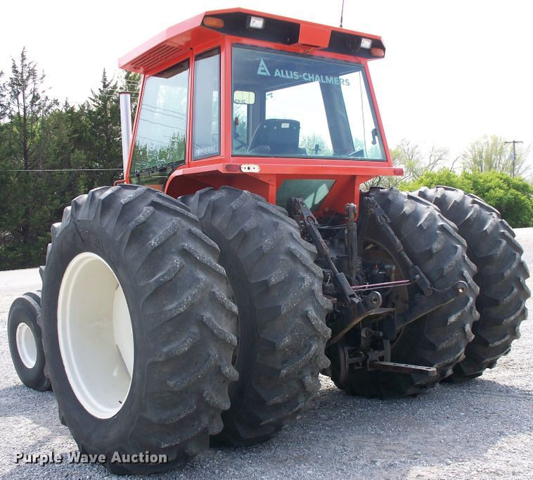 image for item DF4700 1982 Allis Chalmers 8070  tractor