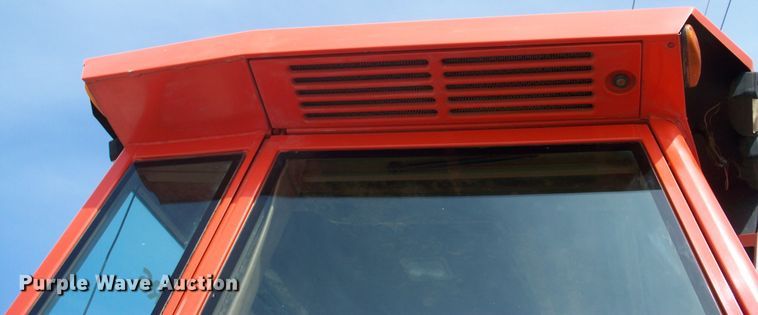 image for item DF4700 1982 Allis Chalmers 8070  tractor