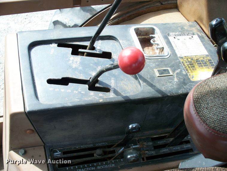 image for item DF4700 1982 Allis Chalmers 8070  tractor