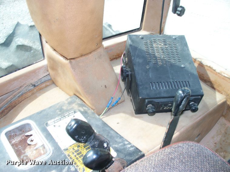 image for item DF4700 1982 Allis Chalmers 8070  tractor