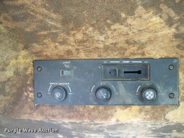 image for item DF4700 1982 Allis Chalmers 8070  tractor