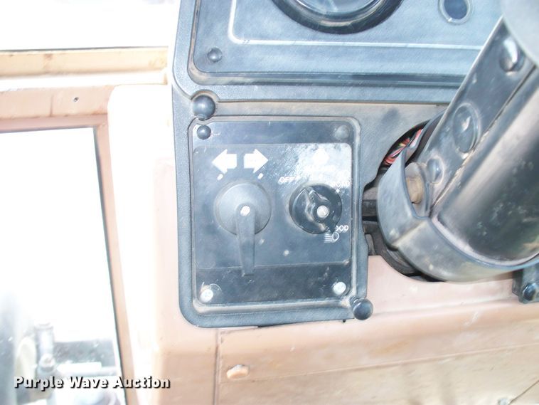 image for item DF4700 1982 Allis Chalmers 8070  tractor