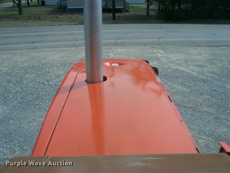 image for item DF4700 1982 Allis Chalmers 8070  tractor