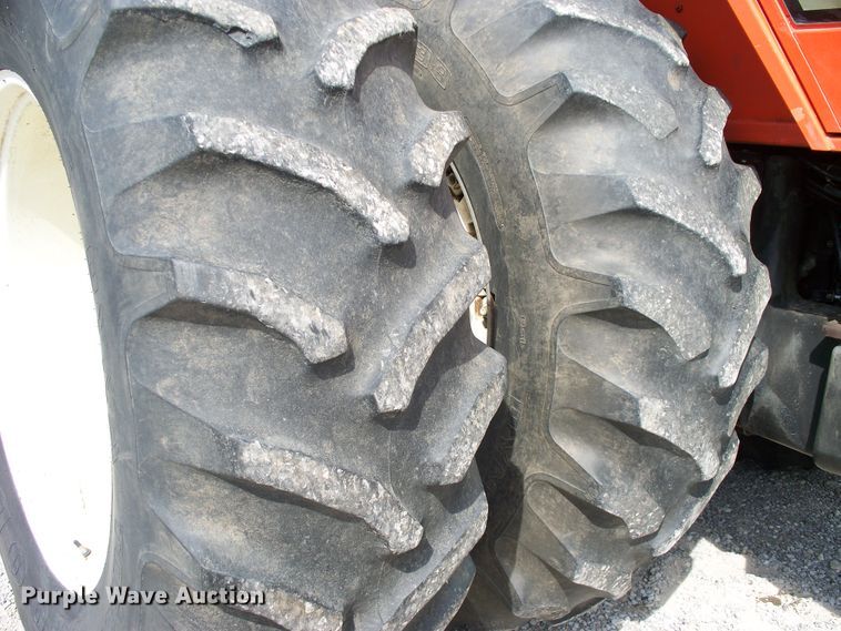 image for item DF4700 1982 Allis Chalmers 8070  tractor