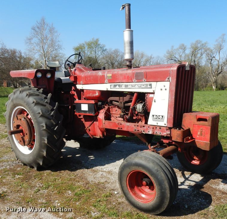 image for item DF6781 1963 Farmall 806  tractor