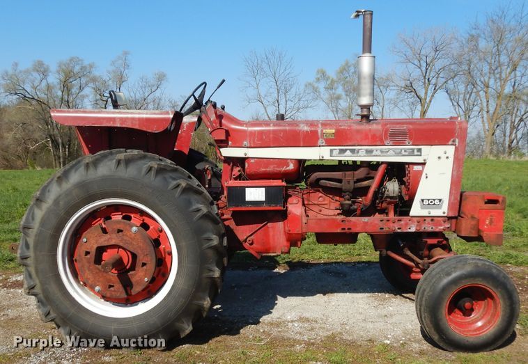 image for item DF6781 1963 Farmall 806  tractor