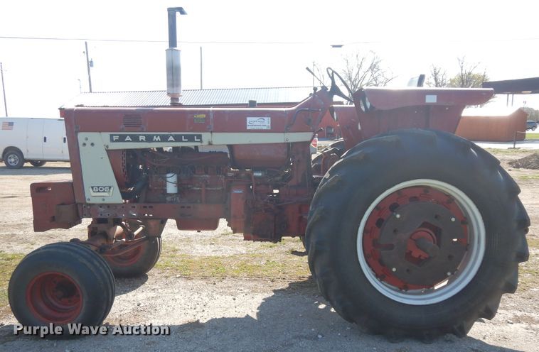 image for item DF6781 1963 Farmall 806  tractor