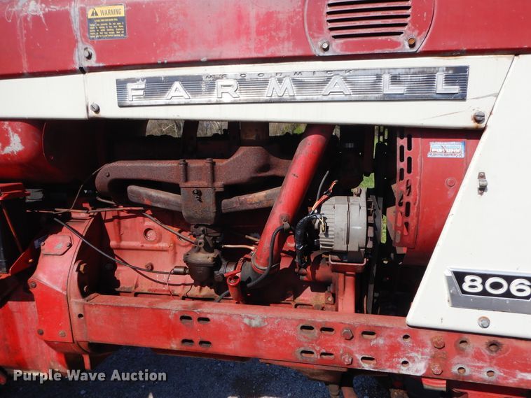 image for item DF6781 1963 Farmall 806  tractor